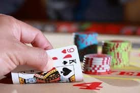 Live dealer table game streamed on ss77 for Filipino players